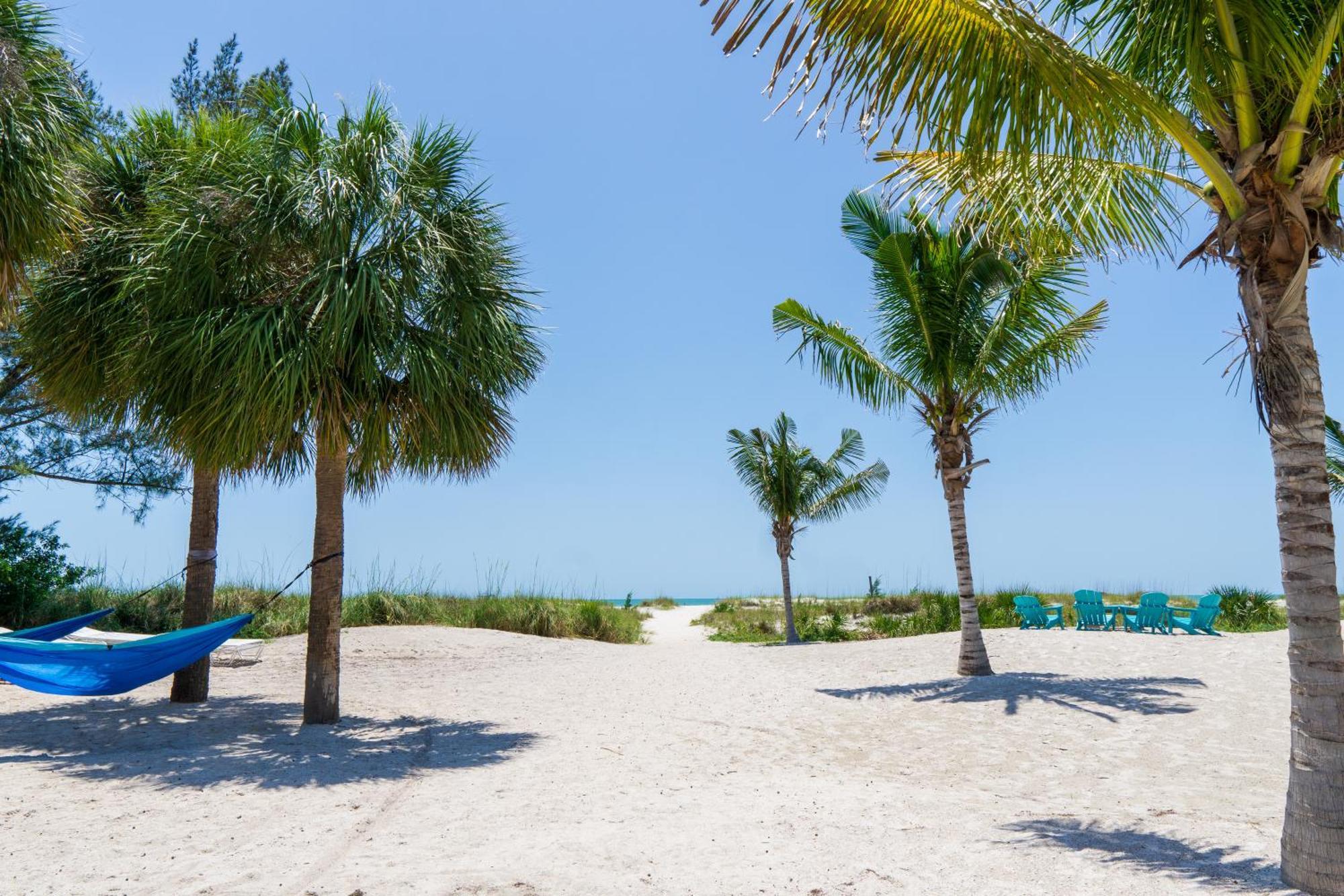 The Molloy - Treasure Island Suites & Cottages St. Pete Beach Εξωτερικό φωτογραφία