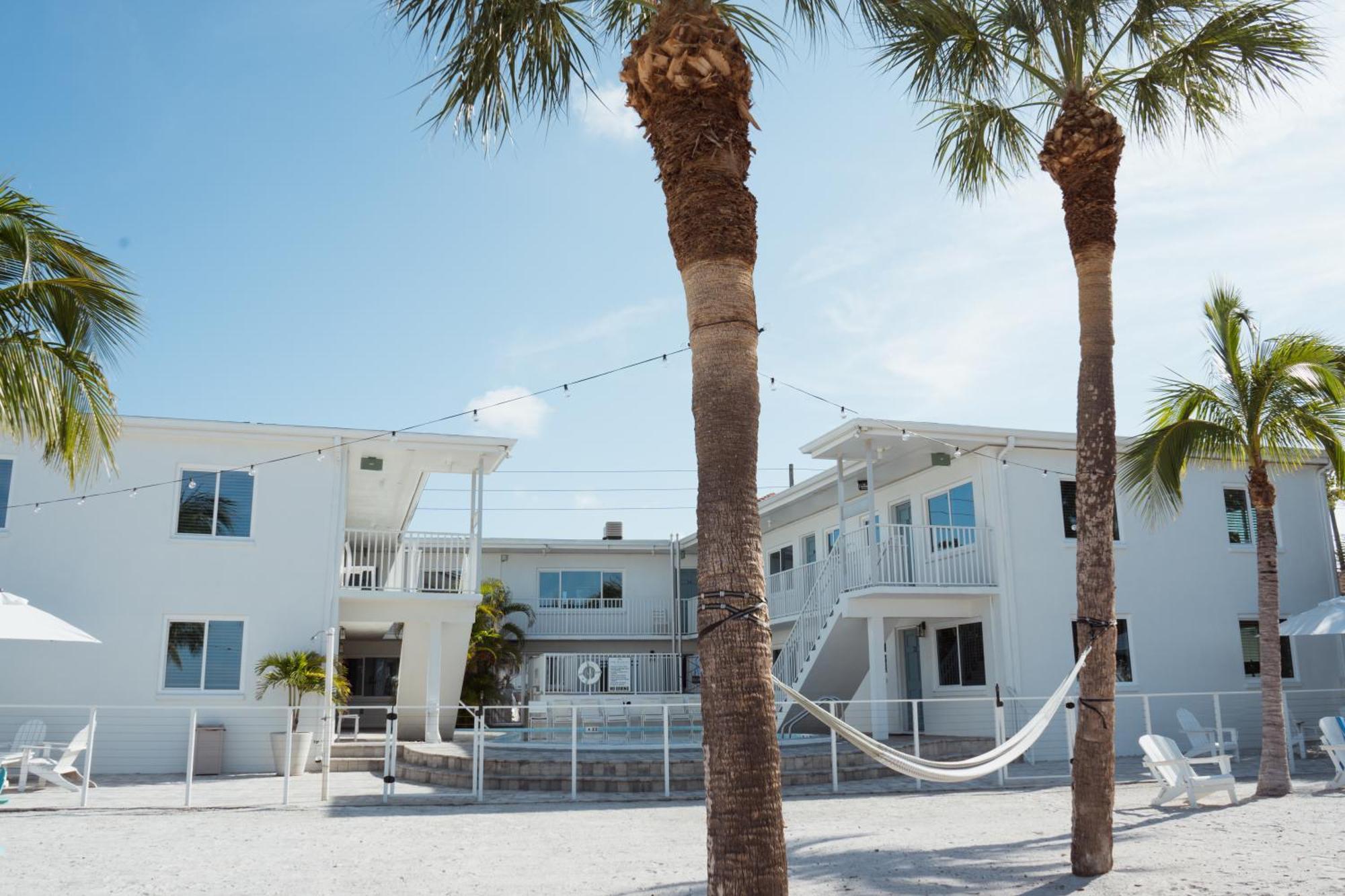 The Molloy - Treasure Island Suites & Cottages St. Pete Beach Εξωτερικό φωτογραφία